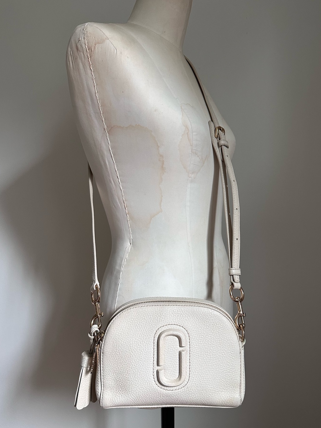 Marc Jacobs Shutter Crossbody Purse Cream Gold Hardware Oatmilk Classic